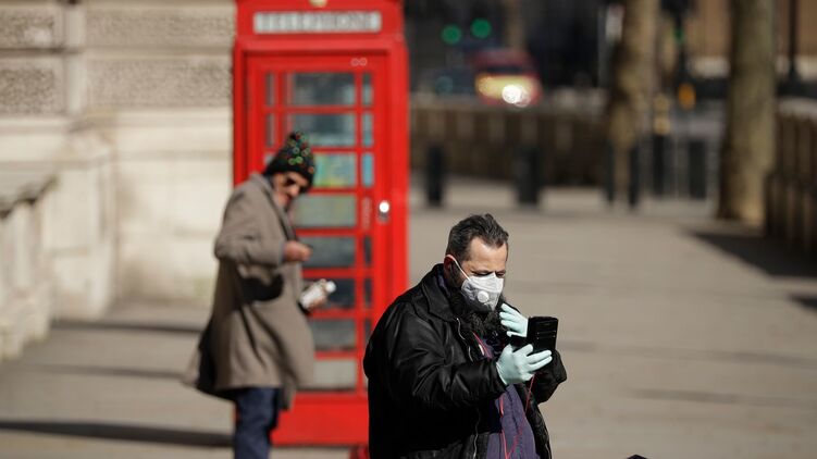 В Британии объявили жесткий локдаун из-за нового штамма коронавируса 