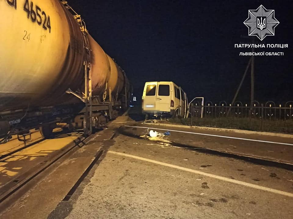 ДТП с локомотивом во Львовской области. Фото: патрульная полиция